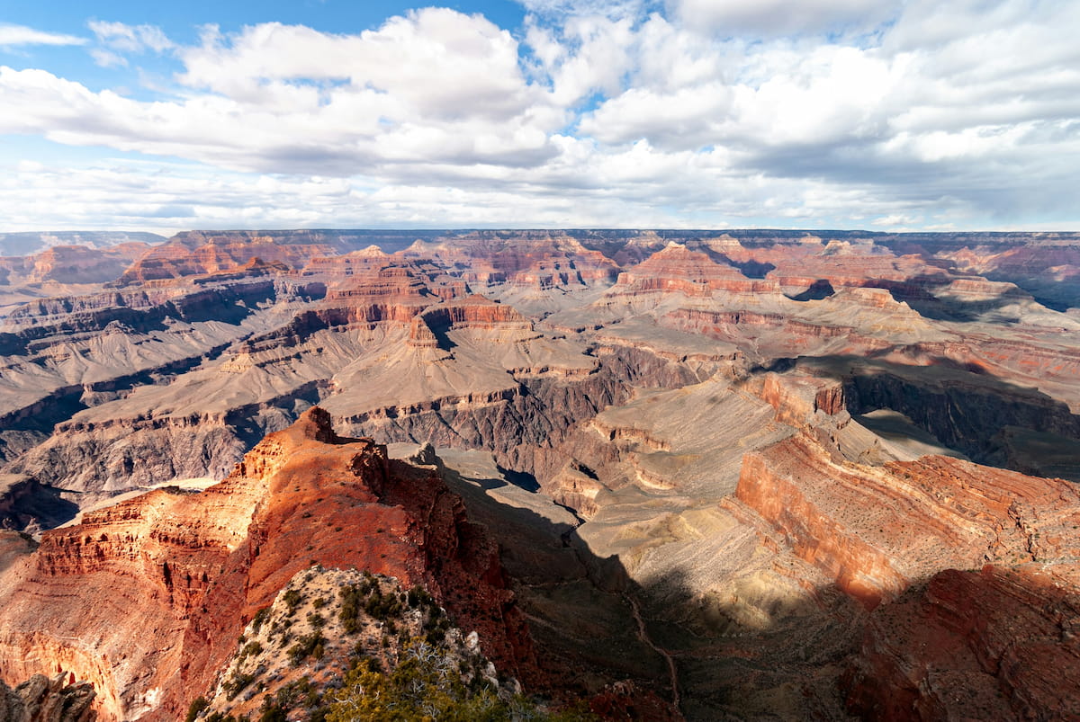 Vista aérea del Gran Cañón al atardecer desde el South Rim, Arizona
